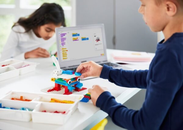 LEGO® Education SPIKE™ Essential Set - Image 4