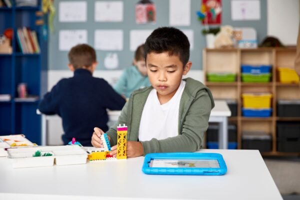 LEGO® Education SPIKE™ Essential Set - Image 9