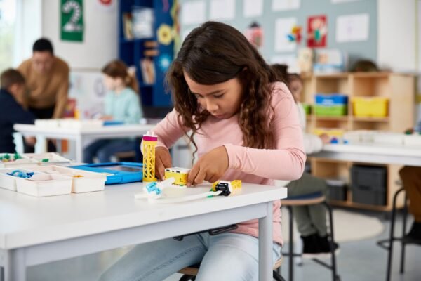 LEGO® Education SPIKE™ Essential Set - Image 10
